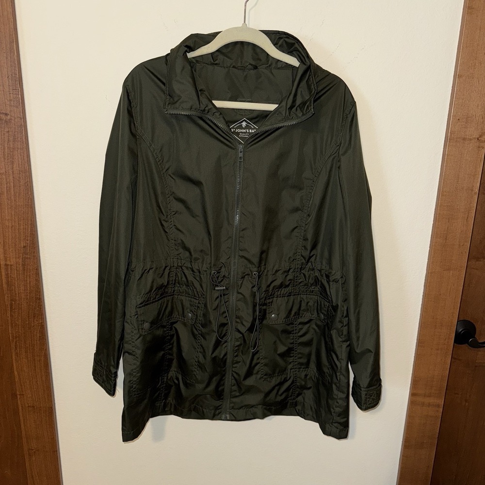 St Johns Bay Rain Jacket Women XL Green Packable Hooded Water Resistant Light
